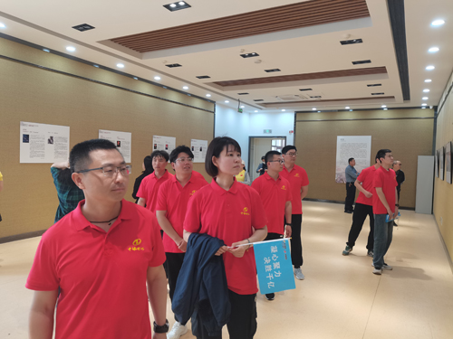 观展.jpg 观展.jpg